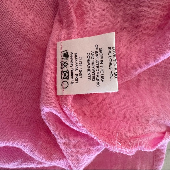 Show me your Mumu Weekday Button Up
Bubblegum Pink Gauze Shirt Size L New - Picture 9 of 10